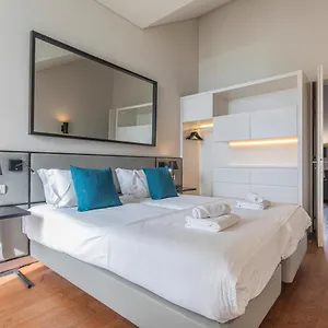 https://8-building-apartment-403-t2-river-garden-view.hotels-lisbon-portugal.com